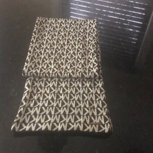 Michael kors scarf and hat
